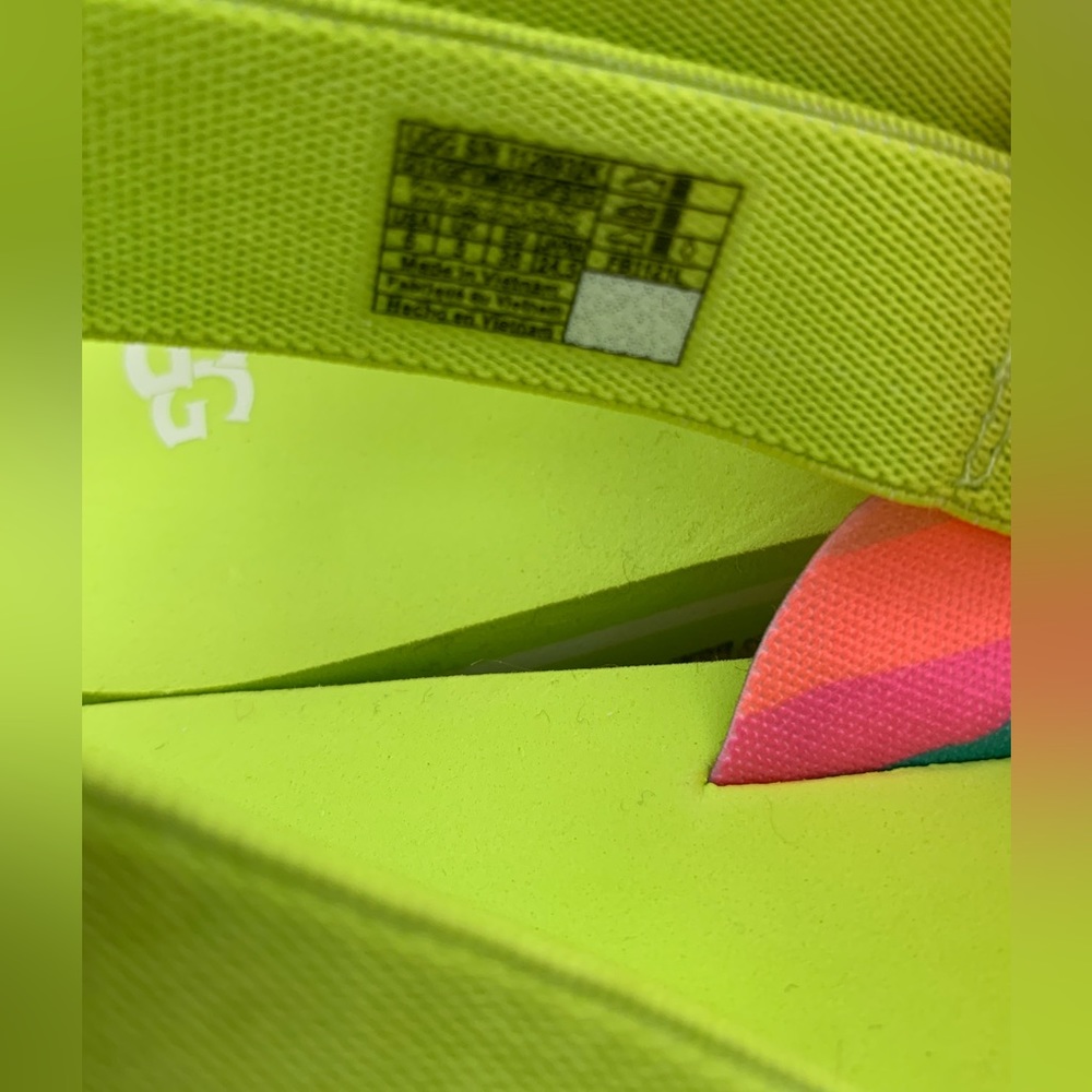 FINAL PRICE NEW UGG Zuma Sling Sandals: Neon Lime Green, White Logo On Strap, 6 - Picture 8 of 11